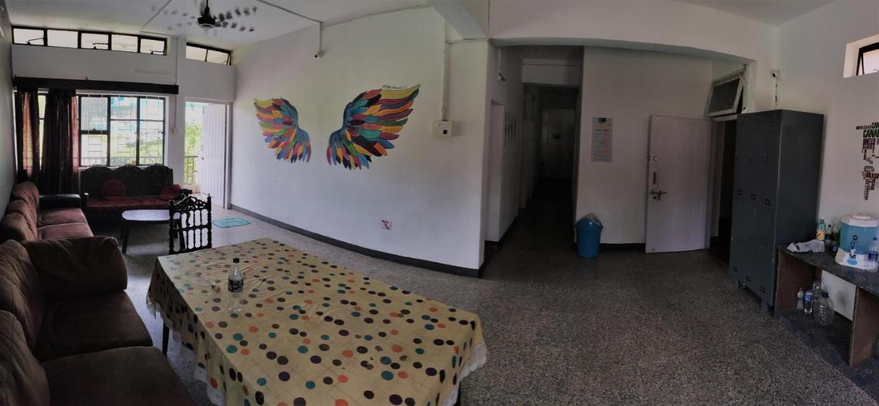 Monkey Mind Hostel 마드가온 외부 사진